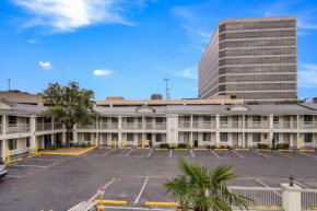 Гостиница Quality Inn & Suites Dallas-Cityplace  Даллас